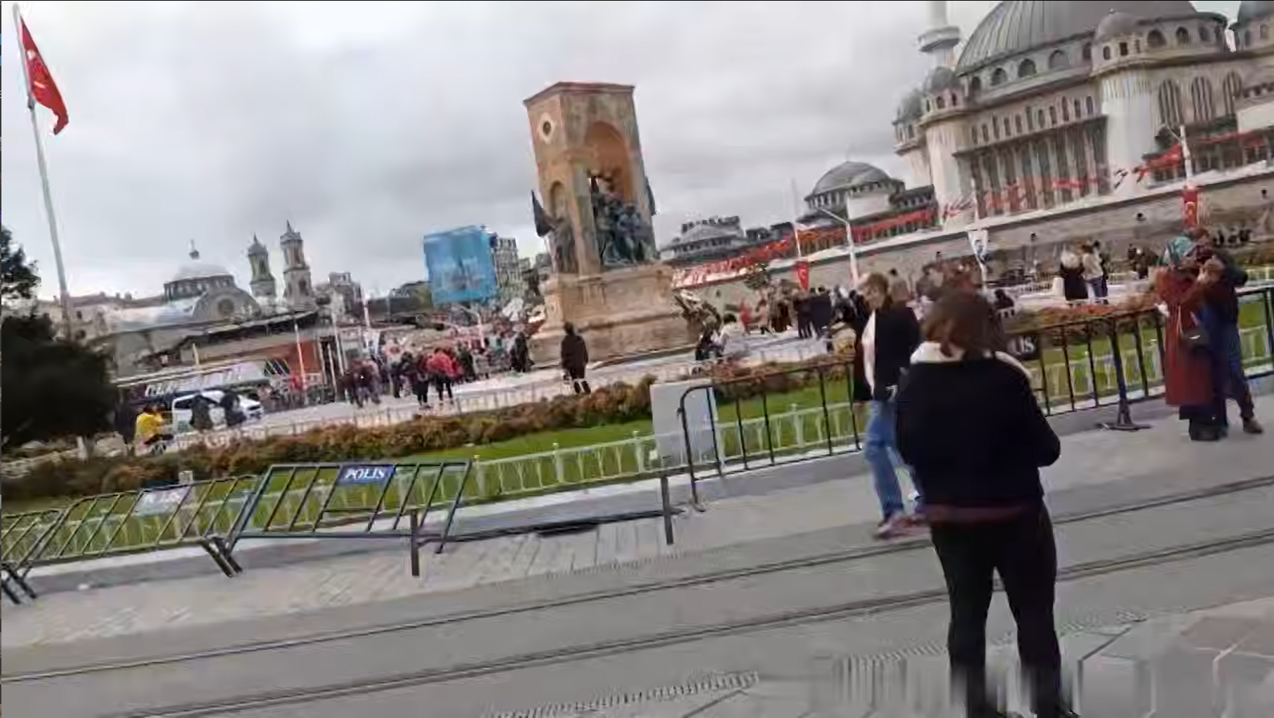 Taksim'de 200 TL'ye Soyunma Teklif Ettiği Orospuyu Fena Sikti