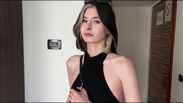 Azgın İş Arkadaşını Otel Odasında Bağırta Çağırta Sikiyor